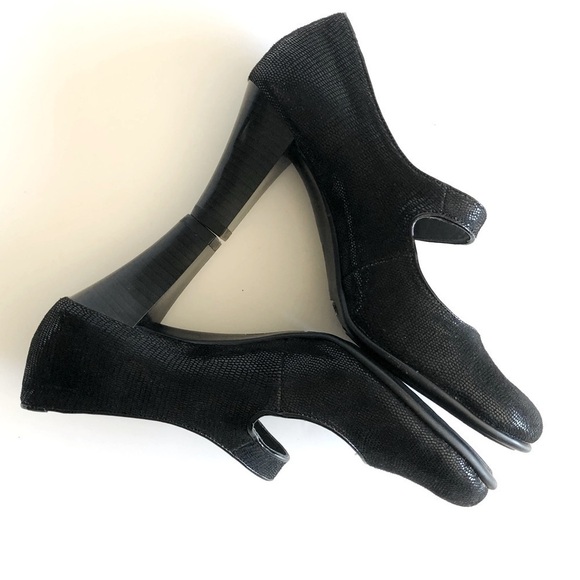 Aerosoles Role Through Black Lizard Mary Jane Pumps - Picture 6 of 15